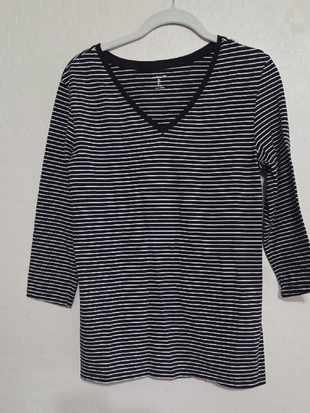 Amazon Essentials Women's V-Neck 3/4 Sleeve Tee 5 Pack - Picture 7 of 11